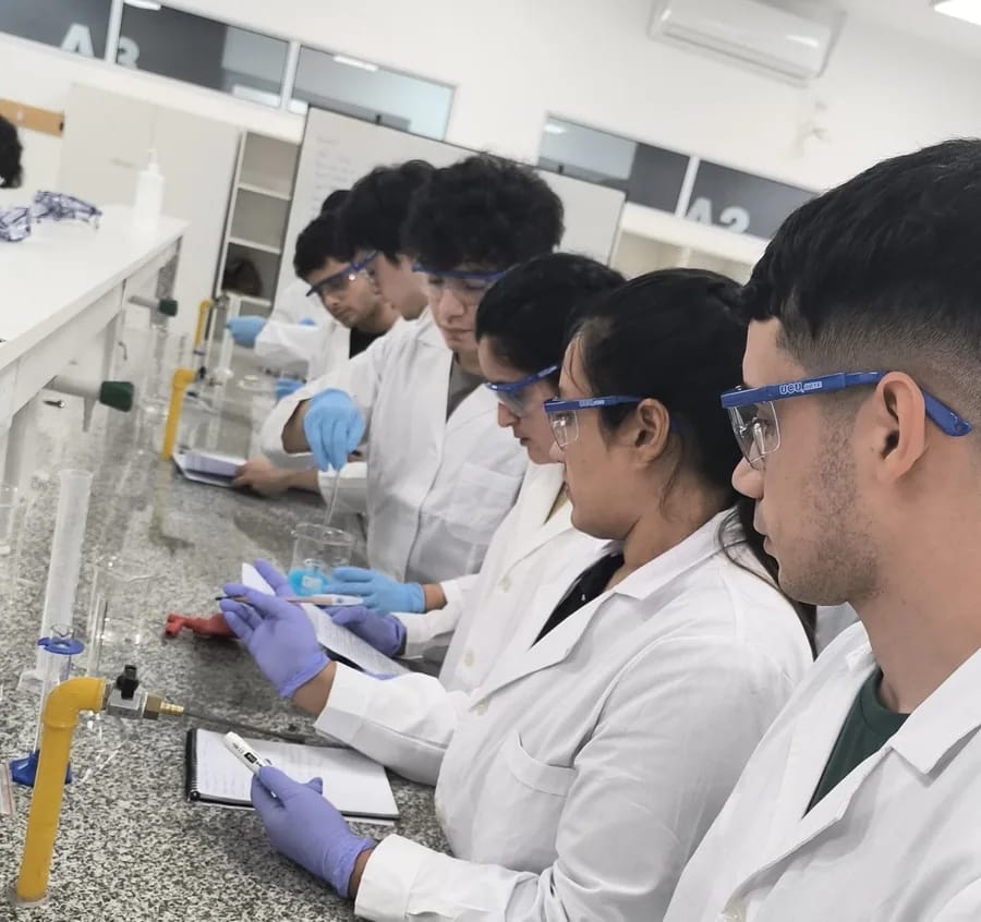 Tecnicatura Superior en Química Industrial